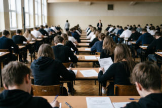 Angielski rozszerzony matura 2026. Odpowiedzi do zadań maturalnych [ARKUSZE, ODPOWIEDZI]