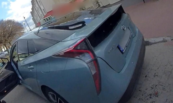 Nie zapłacił za kurs i zniszczył taksówkę. 25-latek zatrzymany