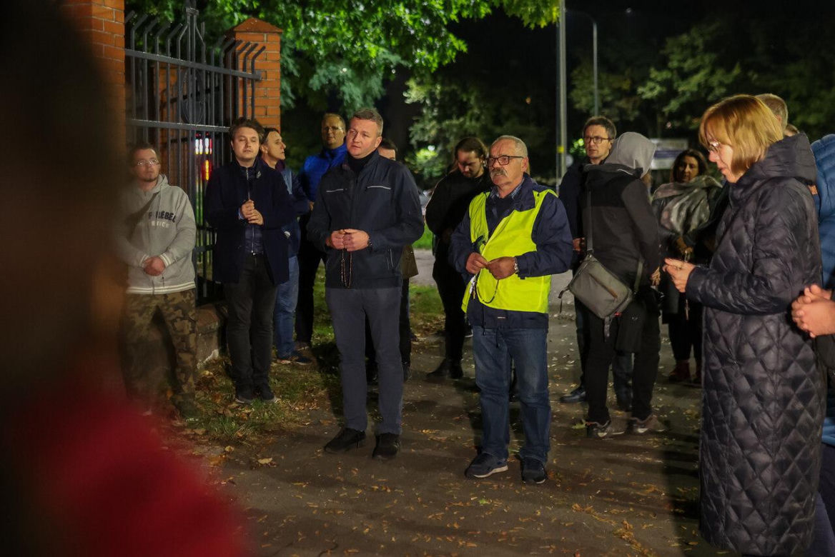 Wierni protestowali pod diecezją sosnowiecką. "To zgorszenie osłabia naszą wiarę"