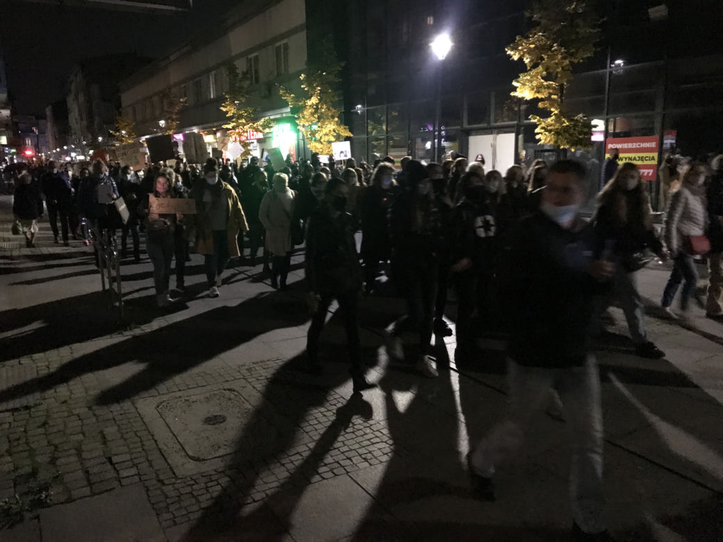 Strajk kobiet w Sosnowcu. Tłumy na ulicach! Wsparcie karetek, medyków i taksówkarzy
