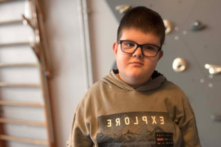 Mateusz zmaga się z ultrarzadką chorobą. Cierpi na nią tylko 12 dzieci na świecie! Zabiera dzieciństwo oraz normalne życie