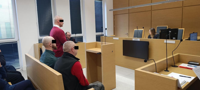 Spadł z noszy w drodze do szpitala, nie przeżył. Medycy oskarżeni o śmierć Ryszarda