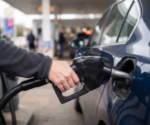 Hurtowe ceny paliw 01.08.2026. Benzyna mocno w dół, diesel nadal drożeje