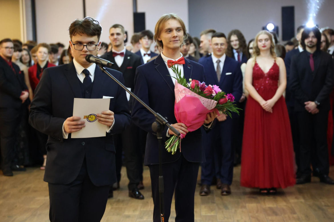 Studniówka Zespołu Szkół Elektronicznych w Lublinie. Tak bawią się tegoroczni maturzyści! 