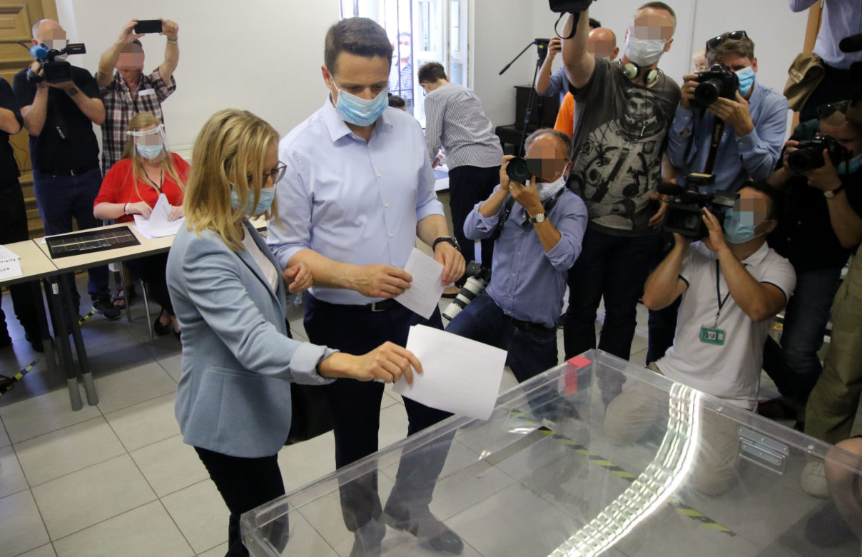 Wybory 2020 Rafał Trzaskowski i żona oddali głosy