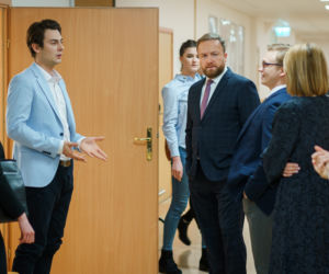 Przyjaciółki 17, odcinek 201, Paweł (Bartłomiej Kasprzykowski), studenci