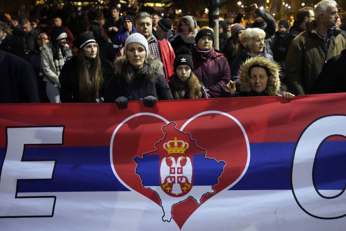 Putin chce przejąć władzę w Serbii? Prorosyjskie ataki w Belgradzie