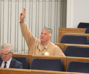 JAN RULEWSKI W DRELICHU Z SYMBOLEM NIENAWIŚCI.