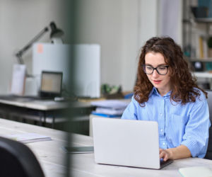 Tyle można zarobić w stołecznym ratuszu. Niektórzy mają wypłatę wyższą niż Trzaskowski!