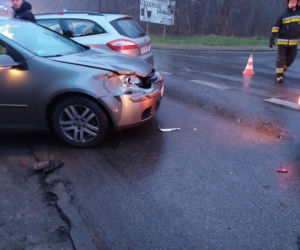 Karambol w Dąbrowie Górniczej. Zderzyło się 5 samochodów, dostawczak i autobus