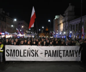 Rocznica katastrofy smoleńskiej. Tłumy ruszyły w Marszu Pamięci