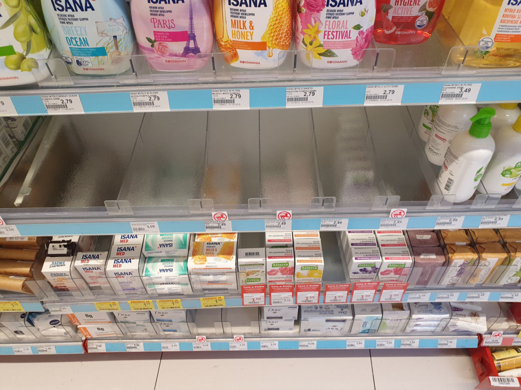 Kraków. Koronawirus: Jak wygląda sytuacja w sklepach?