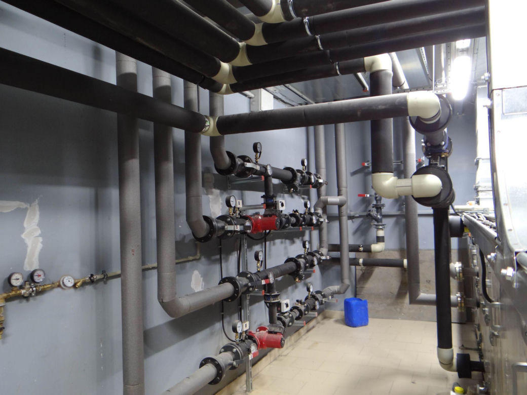 Instalacja z urządzeniami zabezpieczająco-pomiarowymi