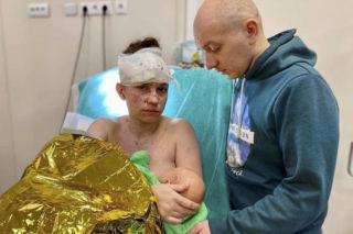 Karmiła nowonarodzone dziecko. Ochroniła je własnym ciałem przed bombami