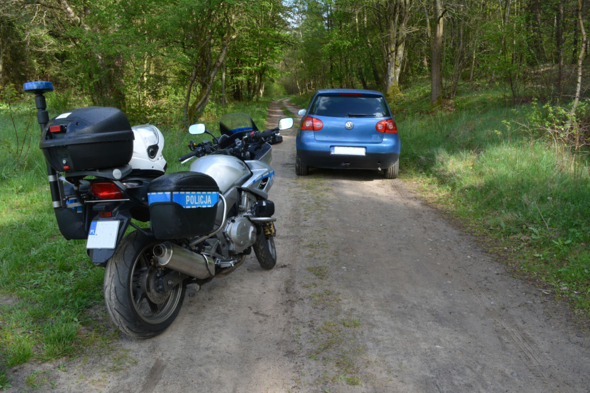 Potrącił policjanta. Pościg za kierowcą