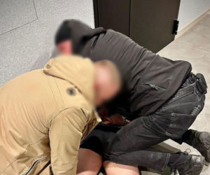 Awantura w hotelu w Gdańsku. Mężczyzna demolował go, atakował gości i rzucił się na policjantów