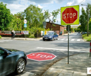 Bełchatów: Kolejne piktogramy na ulicach. Czemu mają służyć znaki naklejone na asfalcie? 