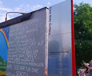 65 lat temu powstał Mur Berliński