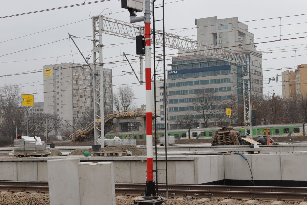 Dworzec bez dworca i schody do nieba
