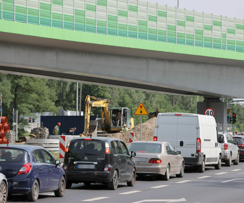 Horror dla kierowców właśnie się rozpoczął. Paraliż w Rembertowie, wszystko stoi