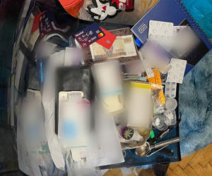 Policja rozbiła grupę handlującą lekami opioidowymi. Cztery młode kobiety nie żyją. Wśród zatrzymanych jest lekarz