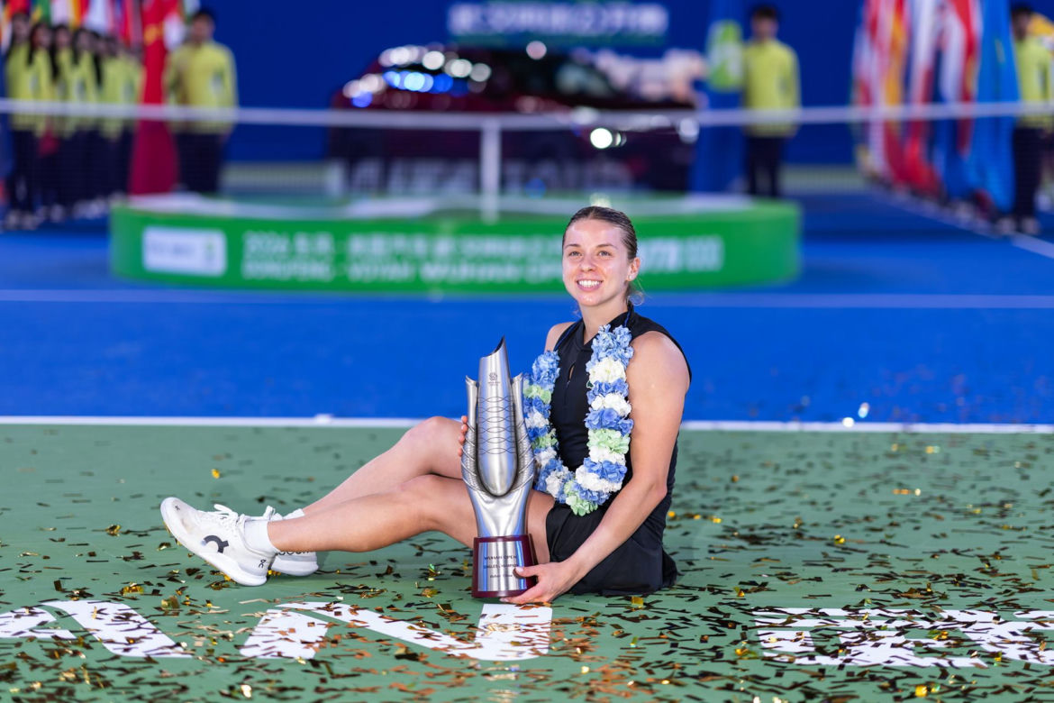 Maja Chwalińska dekoracja po wygranej w Wuhan