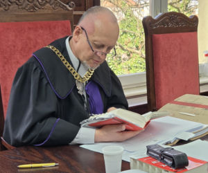 Urzędniczki z Trzebnicy zostały skazane! Rozliczały faktury na zakup sprzętu, którego nie było