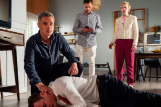 Barwy szczęścia odc. 3270. Sonia (Weronika Nockowska), Robert Stefaniak (Paweł Ławrynowicz), Karol (Jan Wieczorkowski), Darek (Andrzej Niemyt)