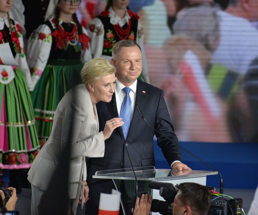 Wybory 2020. Duda gratuluje Trzaskowskiemu. Został wybuczany przez własny sztab
