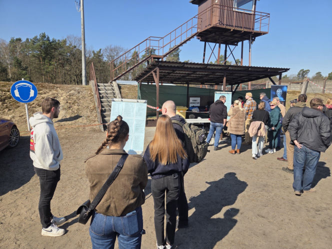 Huk strzałów i tłumy na strzelnicy. Piknik Strzelecki przyciągnął mieszkańców