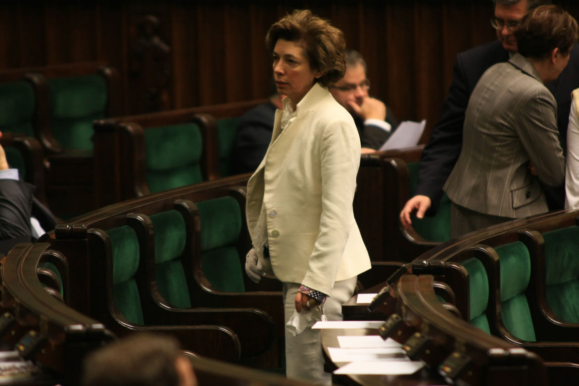 Oto Nelli Rokita. Kiedyś mówiła do Tuska, że stoi w rozkroku. Dziś przed nim ostrzega!