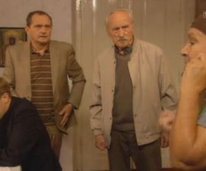 RANCZO 7 odc. 88. Wikary Maciej (Mateusz Rusin), dr Wezół (Wojciech Wysocki), Stach Japycz (Franciszek Pieczka), Michałowa (Marta Lipińska)