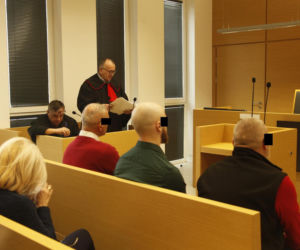 Spadł z noszy w drodze do szpitala, nie przeżył. Medycy oskarżeni o śmierć Ryszarda