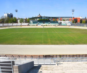 Budowa trybuny na stadionie Polonii na finiszu 