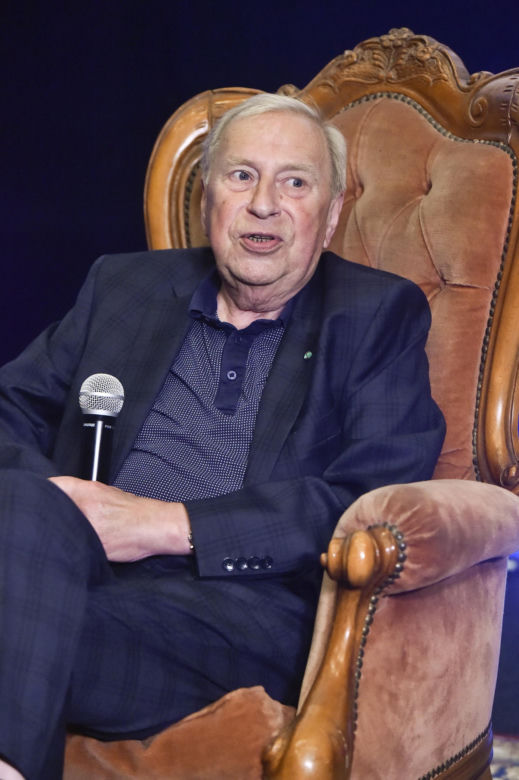 Jerzy Stuhr po raz pierwszy od operacji wystąpił publicznie. Zauważalne zmiany