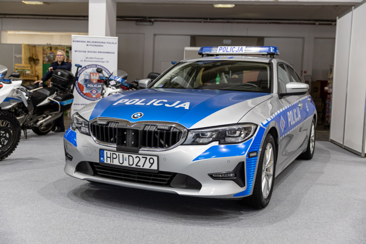 Poznań Motor Show 2022 trwa. Pojazdy policyjne także zachwycają 