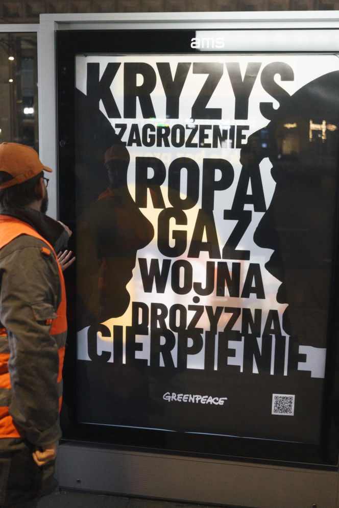 Nocna akcja aktywistów Greenpeace w Warszawie
