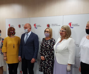Terapeuci z Kujaw i Pomorza nagrodzeni przez marszałka województwa