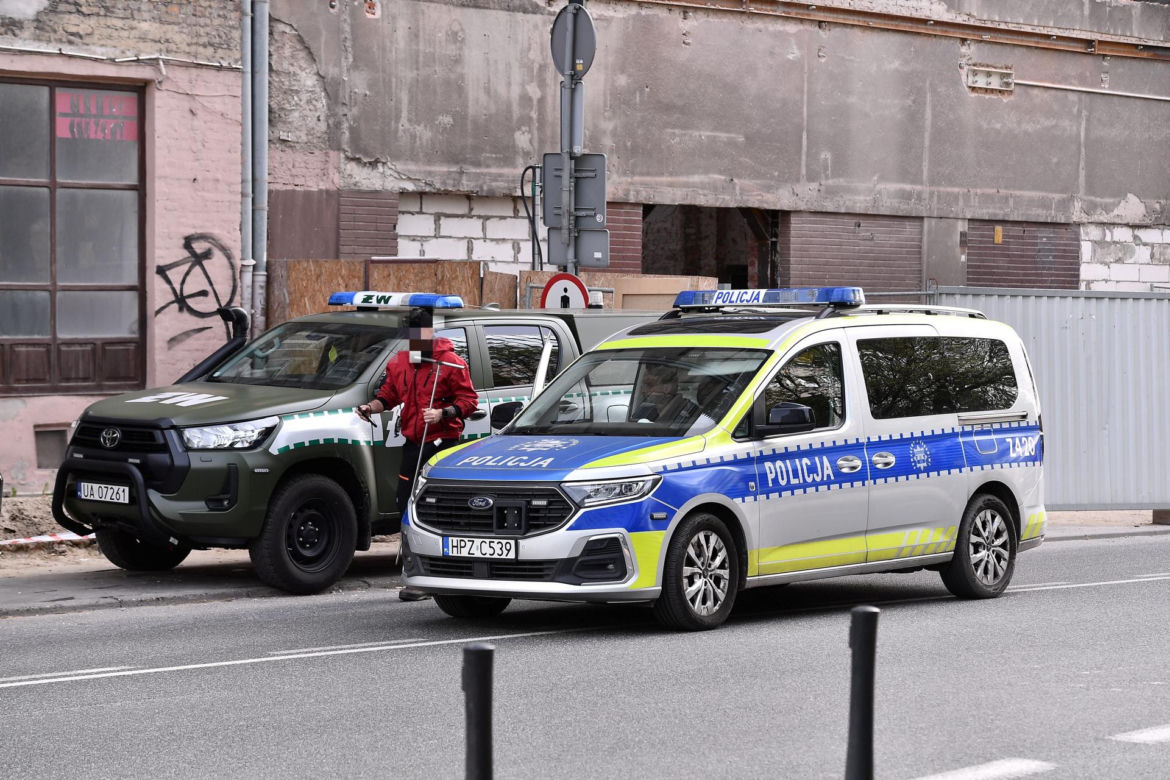 Akcja służb na Woli. Znaleziono ciało. Szukają kolejnych!?