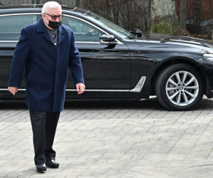 Nowe okulary Wałęsy