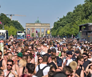 Ta impreza przyciąga do Berlina setki tysięcy osób. Rave The Planet 2026 pod presją po zamachu w Tiergarten