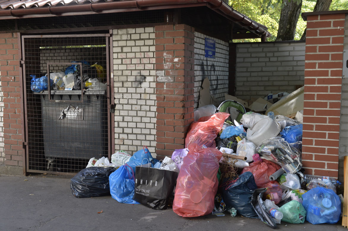 Podwyżka za śmieci odroczona