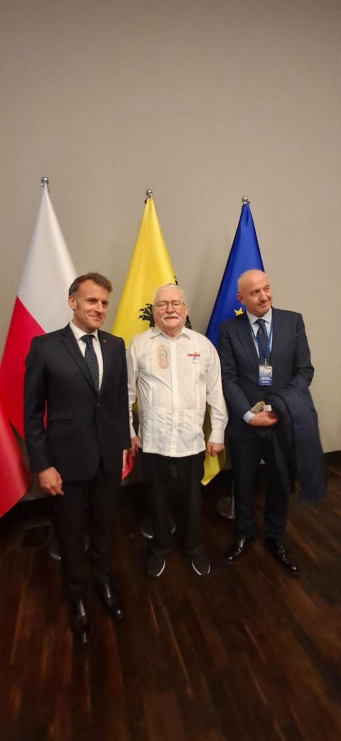 Macron i Wałęsa w Gdańsku. Te zdjęcia mówią więcej niż tysiąc słów