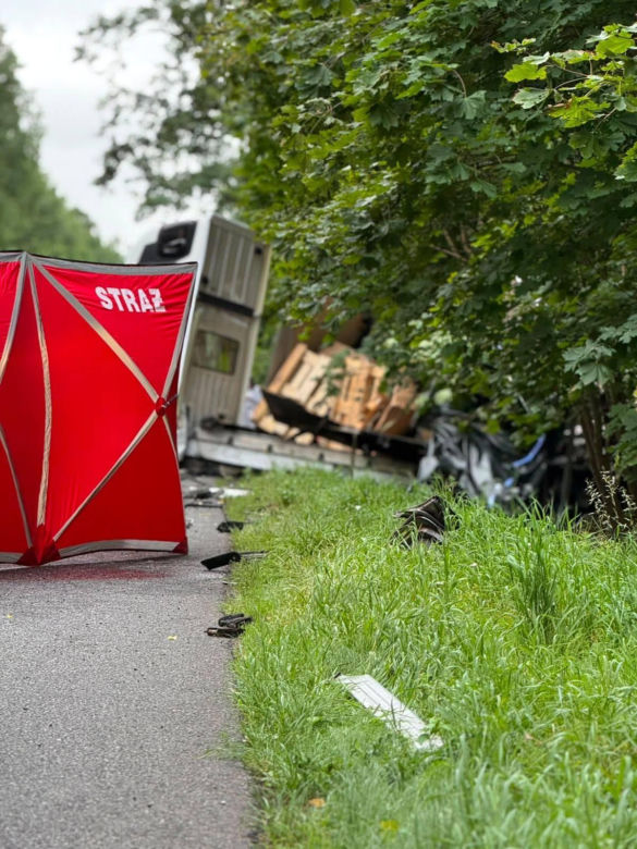 Zjechał na przeciwległy pas. Tragiczny finał wypadku na DK 11