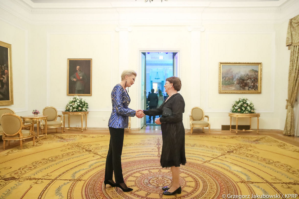 Agata Duda przekazała marynarkę na WOŚP