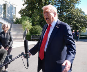 Trump przysnął na oficjalnym spotkaniu! Jest stary i coraz bardziej to widać