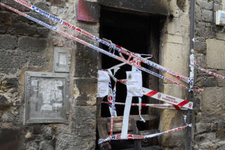 Tragiczny pożar w domu na starym mieście. Trzy osoby nie żyją, wśród rannych dzieci