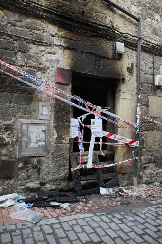 Tragiczny pożar w domu na starym mieście. Trzy osoby nie żyją, wśród rannych dzieci