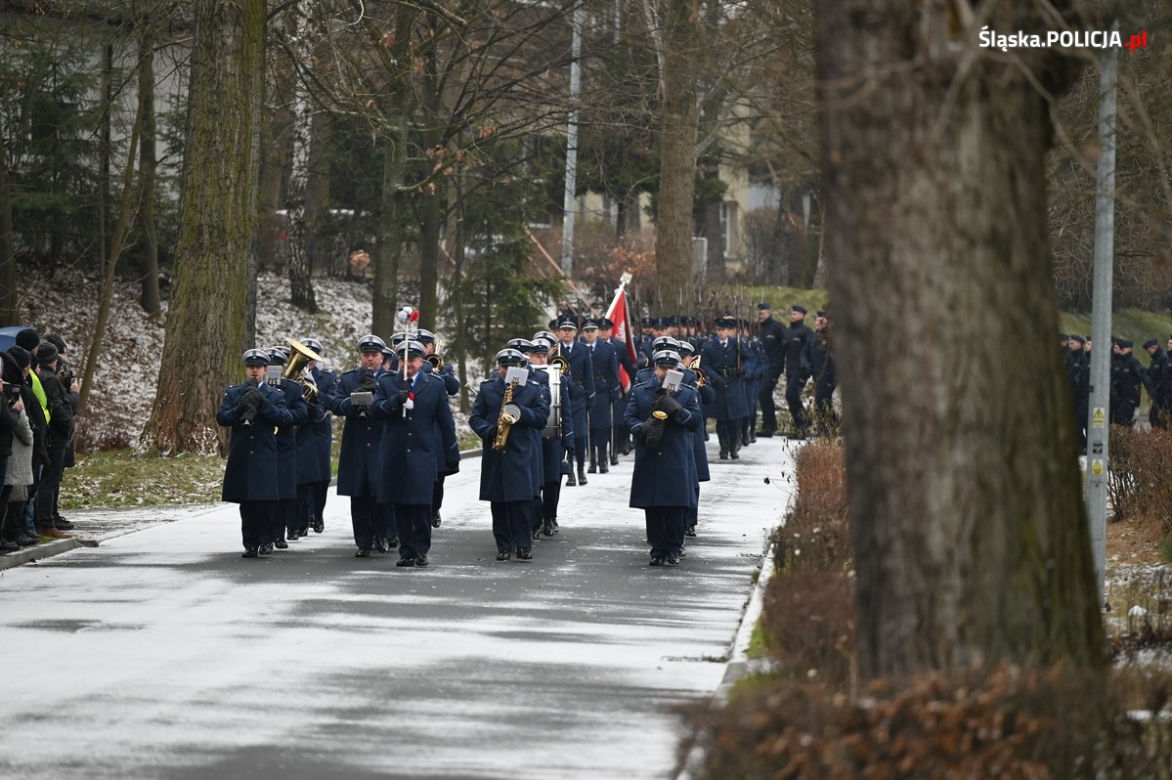 Śląskie: 156 nowych policjantów złożyło ślubowanie w Katowicach