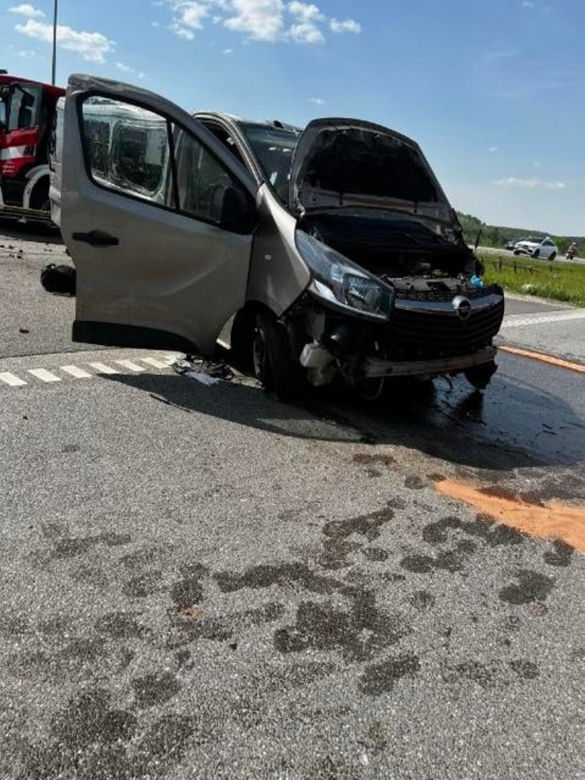Śmiertelny wypadek na A1 pod Częstochową! Nie żyją dwie osoby, które wypadły z busa